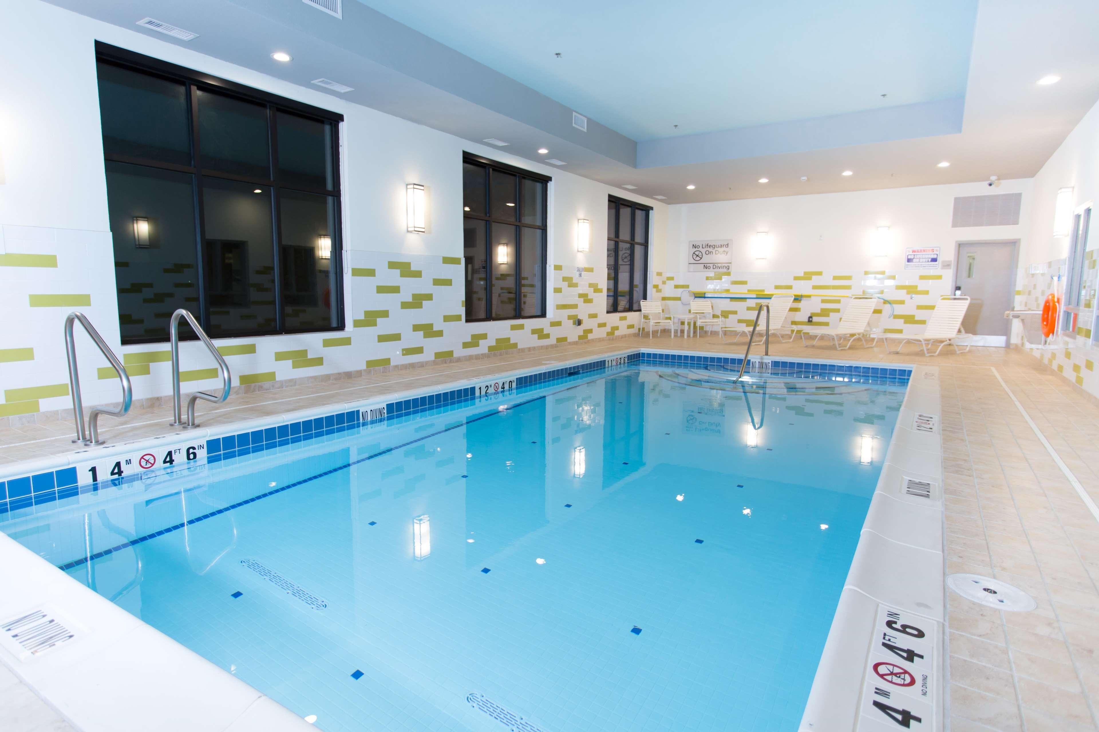 Hampton Inn By Hilton לוידמינסטר מראה חיצוני תמונה