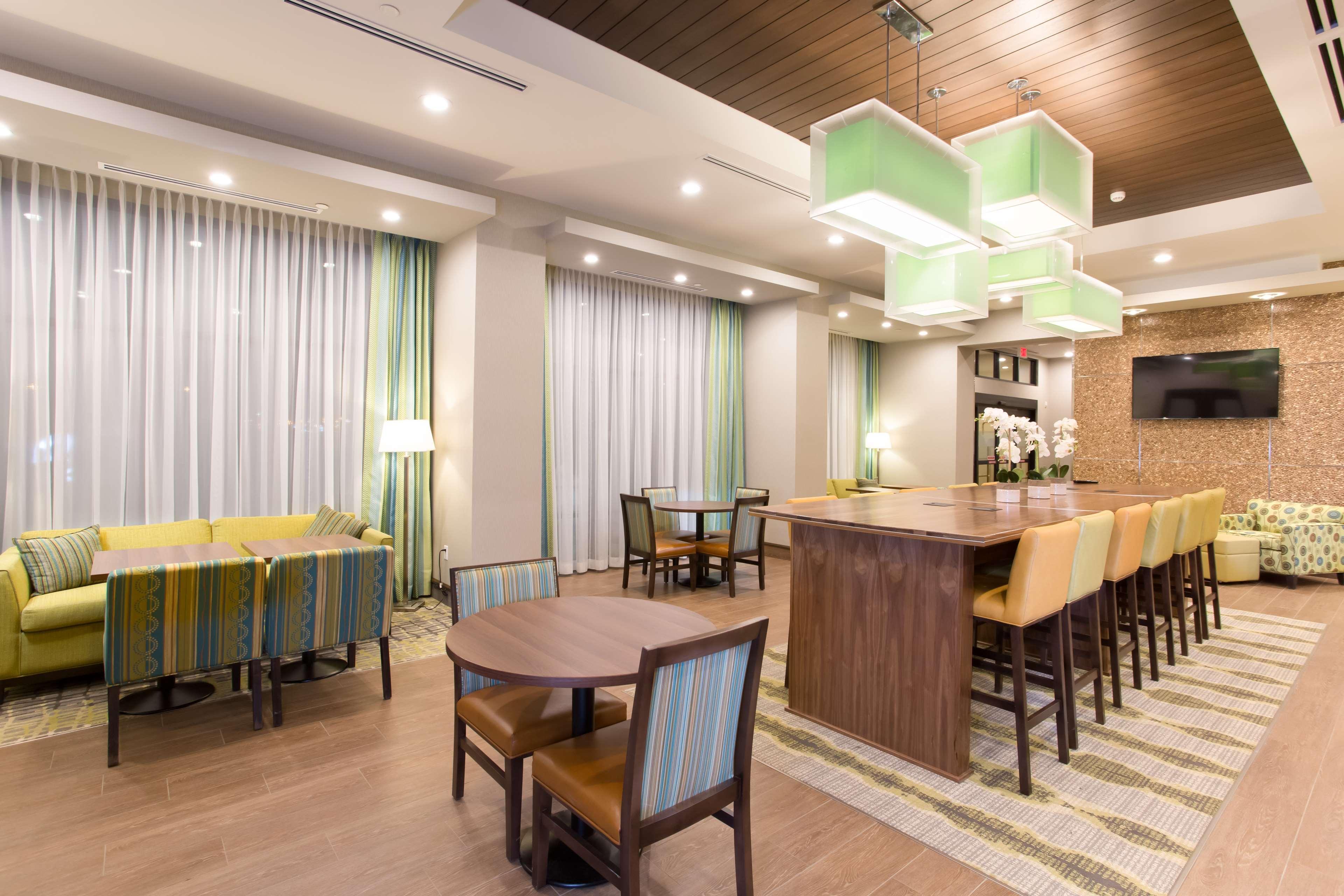 Hampton Inn By Hilton לוידמינסטר מראה חיצוני תמונה