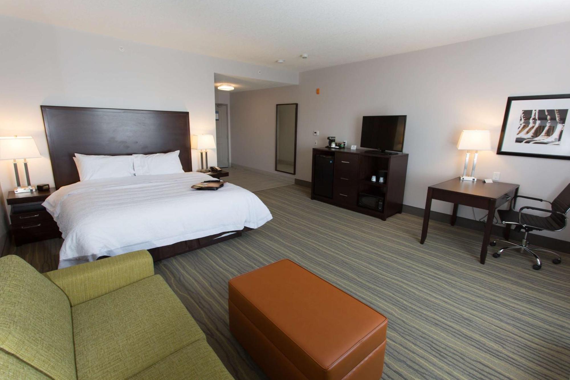 Hampton Inn By Hilton לוידמינסטר מראה חיצוני תמונה